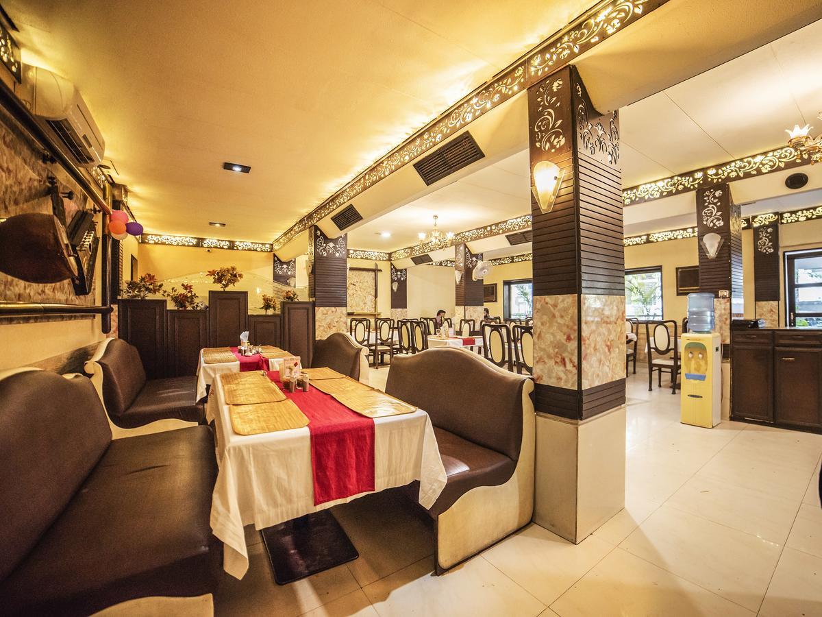 Fabhotel Santoor Geeta Bhawan Square Indore Exterior photo