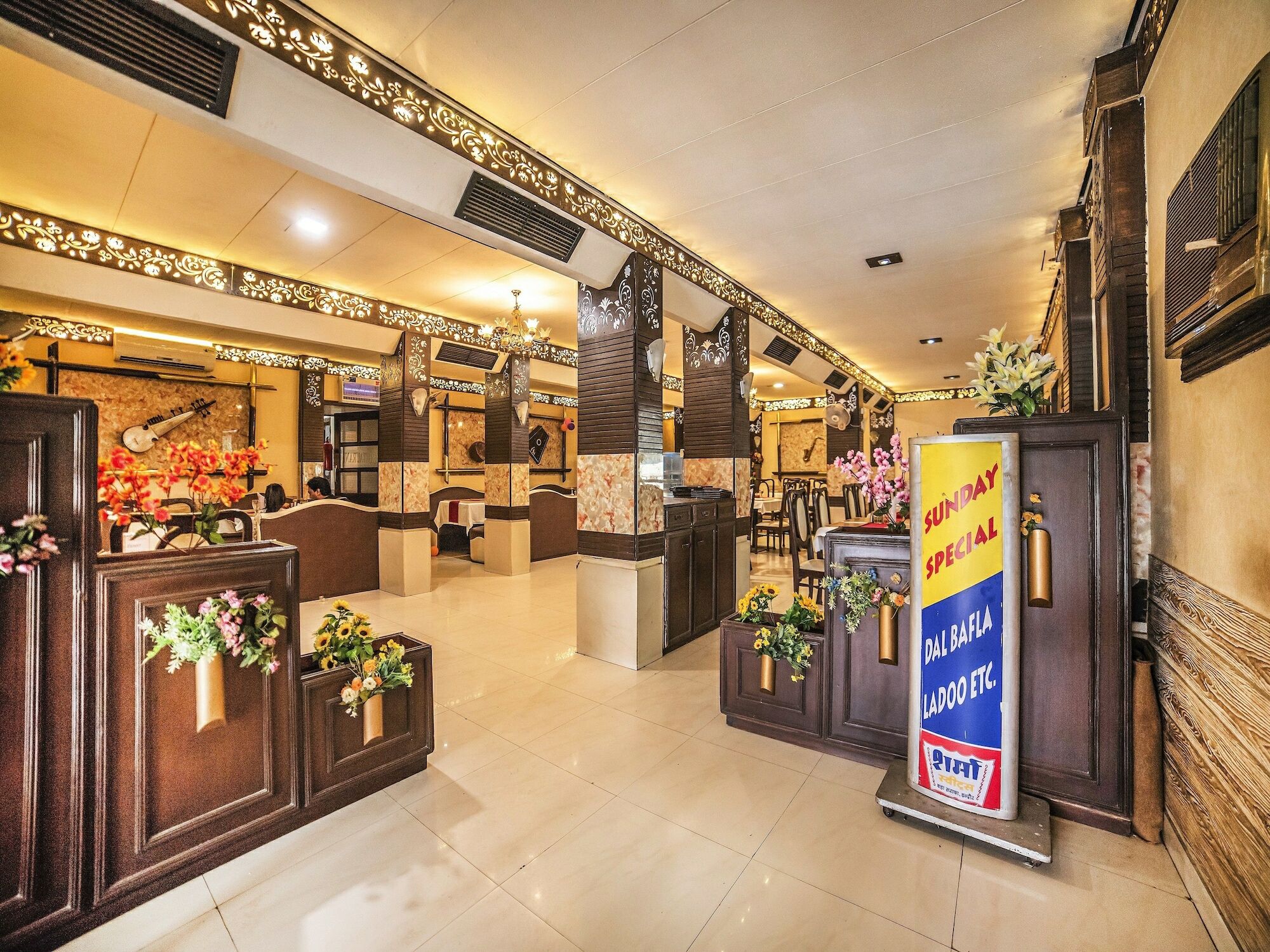 Fabhotel Santoor Geeta Bhawan Square Indore Exterior photo