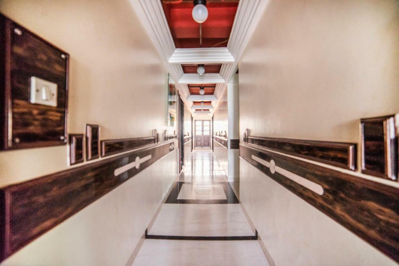 Fabhotel Santoor Geeta Bhawan Square Indore Exterior photo